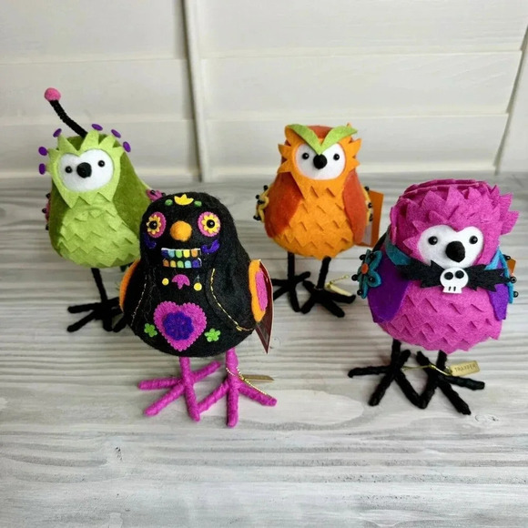 2021 Target Featherly Friends Birds Trumpet Venus Trapper Amado Halloween NEW - Picture 1 of 3